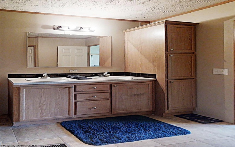 407 Gall Street, Philippi, West Virginia 26416, 3 Bedrooms Bedrooms, 5 Rooms Rooms,2 BathroomsBathrooms,Single Family Detached,For Sale,Gall,10164271