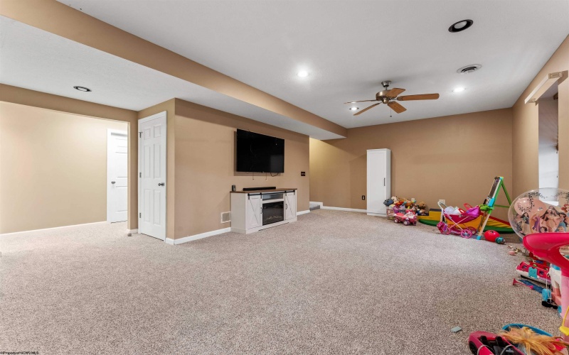 21 Oakton Drive, Morgantown, West Virginia 26508, 3 Bedrooms Bedrooms, 11 Rooms Rooms,3 BathroomsBathrooms,Single Family Detached,For Sale,Oakton,10164273 21 Oakton Drive, Morgantown, West Virginia 26508, 3 Bedrooms Bedrooms, 11 Rooms Rooms,3 BathroomsBathrooms,Single Family Detached,For Sale,Oakton,10164273