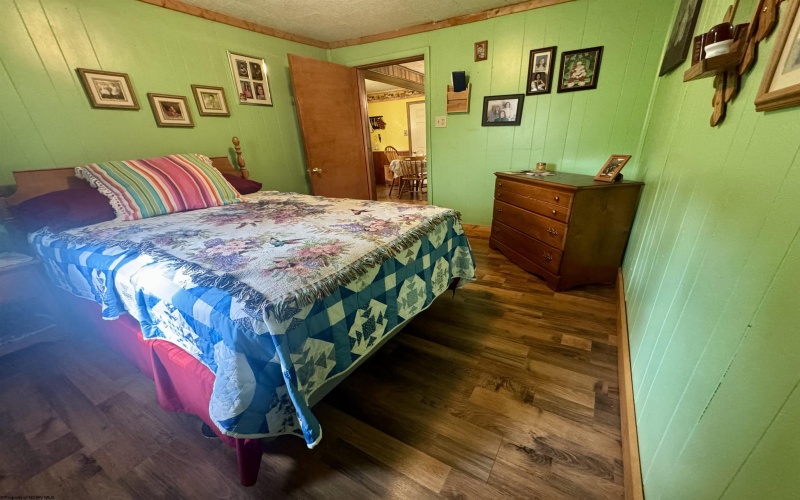 115 Virginia Street, Gassaway, West Virginia 26624, 3 Bedrooms Bedrooms, 7 Rooms Rooms,1 BathroomBathrooms,Single Family Detached,For Sale,Virginia,10164272