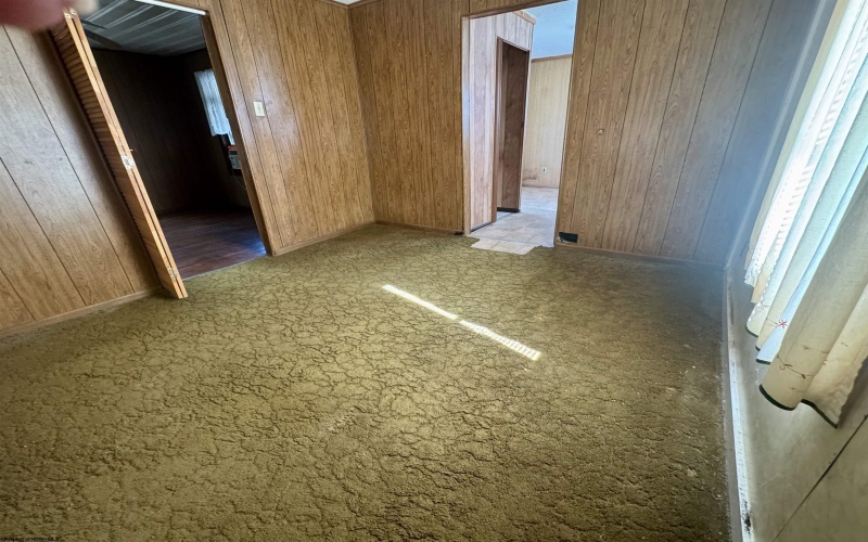 115 Virginia Street, Gassaway, West Virginia 26624, 3 Bedrooms Bedrooms, 7 Rooms Rooms,1 BathroomBathrooms,Single Family Detached,For Sale,Virginia,10164272