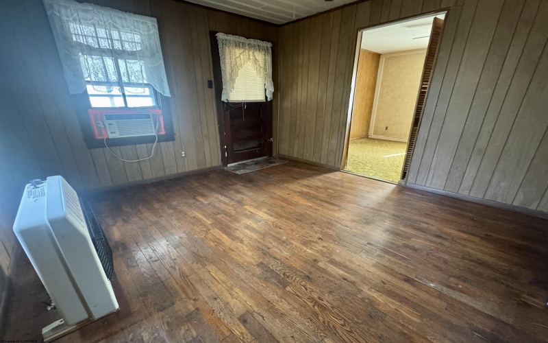 115 Virginia Street, Gassaway, West Virginia 26624, 3 Bedrooms Bedrooms, 7 Rooms Rooms,1 BathroomBathrooms,Single Family Detached,For Sale,Virginia,10164272