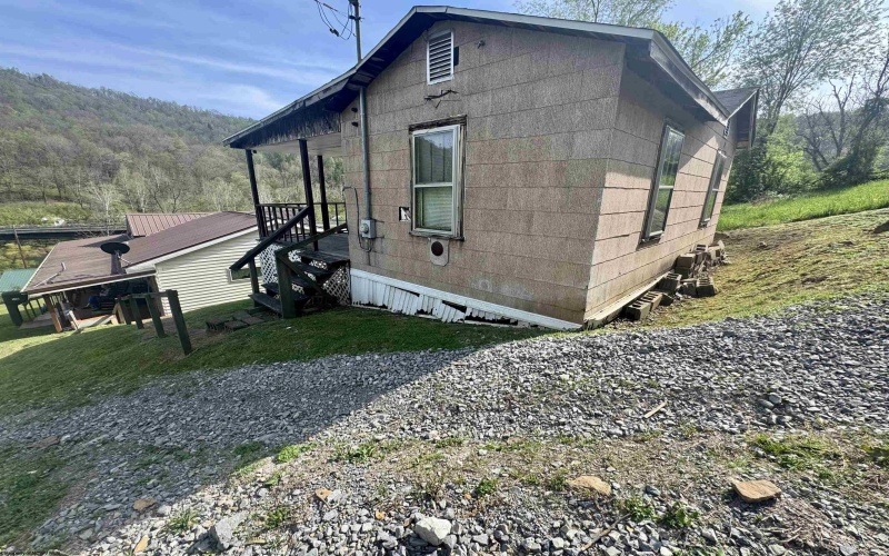 115 Virginia Street, Gassaway, West Virginia 26624, 3 Bedrooms Bedrooms, 7 Rooms Rooms,1 BathroomBathrooms,Single Family Detached,For Sale,Virginia,10164272