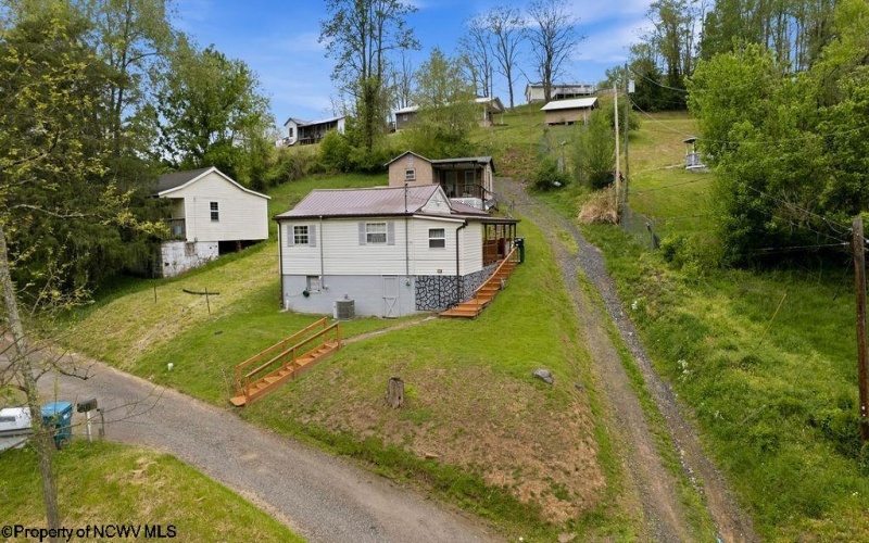 115 Virginia Street, Gassaway, West Virginia 26624, 3 Bedrooms Bedrooms, 7 Rooms Rooms,1 BathroomBathrooms,Single Family Detached,For Sale,Virginia,10164272
