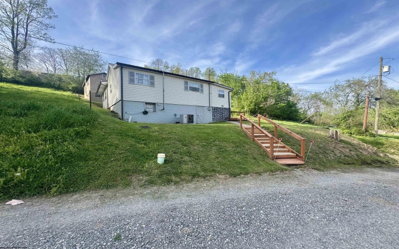 115 Virginia Street, Gassaway, West Virginia 26624, 3 Bedrooms Bedrooms, 7 Rooms Rooms,1 BathroomBathrooms,Single Family Detached,For Sale,Virginia,10164272