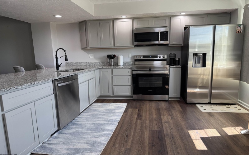 105 Northern Heights Drive, Clarksburg, West Virginia 26301, 4 Bedrooms Bedrooms, 6 Rooms Rooms,2 BathroomsBathrooms,Single Family Attached,For Sale,Northern Heights,10164298