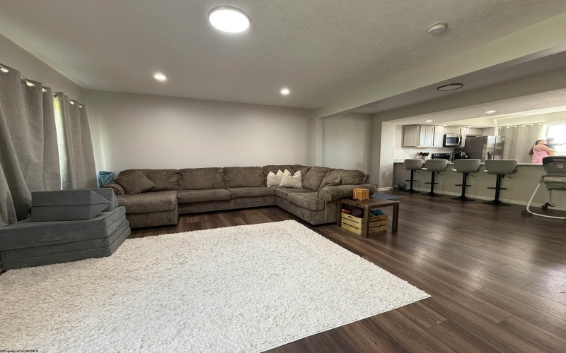 105 Northern Heights Drive, Clarksburg, West Virginia 26301, 4 Bedrooms Bedrooms, 6 Rooms Rooms,2 BathroomsBathrooms,Single Family Attached,For Sale,Northern Heights,10164298