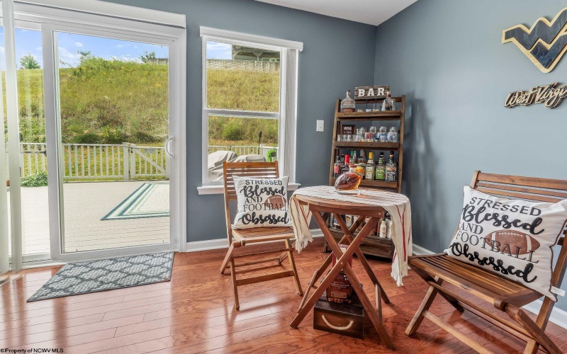 127 Tee Drive, Maidsville, West Virginia 26541, 3 Bedrooms Bedrooms, 8 Rooms Rooms,2 BathroomsBathrooms,Single Family Attached,For Sale,Tee,10164280