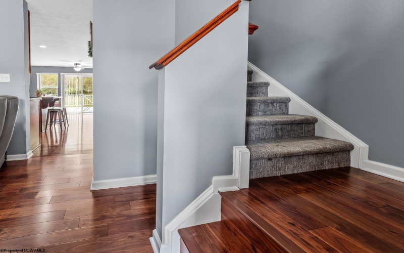 127 Tee Drive, Maidsville, West Virginia 26541, 3 Bedrooms Bedrooms, 8 Rooms Rooms,2 BathroomsBathrooms,Single Family Attached,For Sale,Tee,10164280