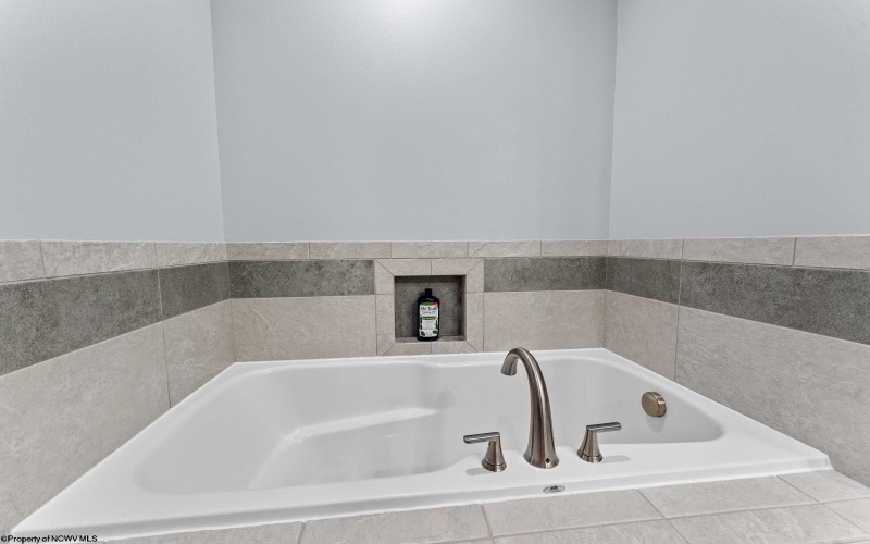 127 Tee Drive, Maidsville, West Virginia 26541, 3 Bedrooms Bedrooms, 8 Rooms Rooms,2 BathroomsBathrooms,Single Family Attached,For Sale,Tee,10164280