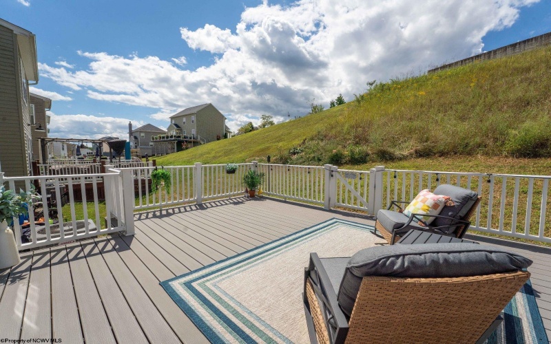 127 Tee Drive, Maidsville, West Virginia 26541, 3 Bedrooms Bedrooms, 8 Rooms Rooms,2 BathroomsBathrooms,Single Family Attached,For Sale,Tee,10164280