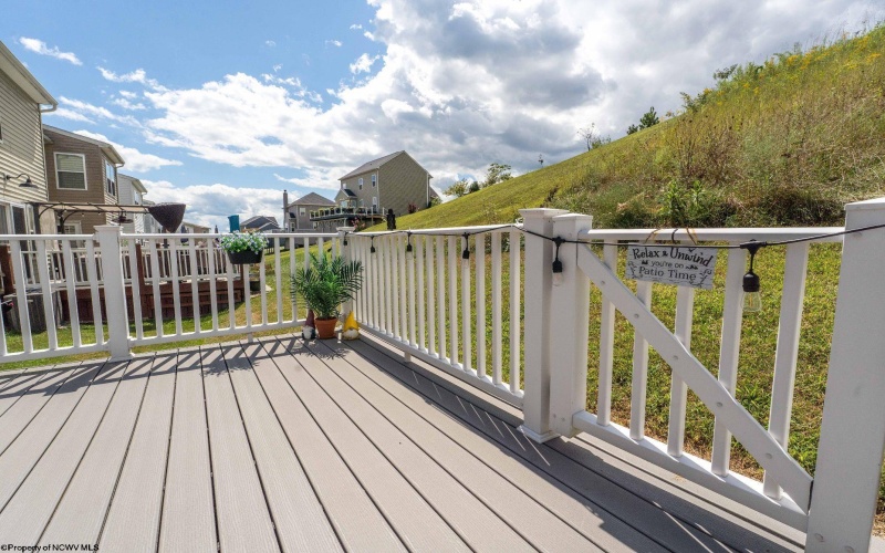 127 Tee Drive, Maidsville, West Virginia 26541, 3 Bedrooms Bedrooms, 8 Rooms Rooms,2 BathroomsBathrooms,Single Family Attached,For Sale,Tee,10164280