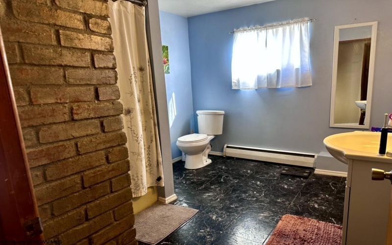 608 Alma Street, Morgantown, West Virginia 26501, 3 Bedrooms Bedrooms, 6 Rooms Rooms,2 BathroomsBathrooms,Single Family Detached,For Sale,Alma,10164290