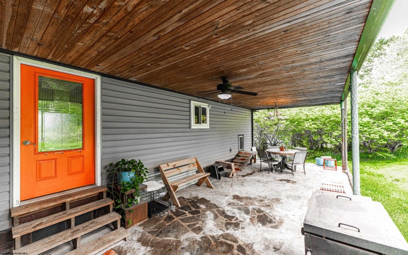 927 Fairfax Drive, Morgantown, West Virginia 26505, 4 Bedrooms Bedrooms, 8 Rooms Rooms,2 BathroomsBathrooms,Single Family Detached,For Sale,Fairfax,10164289