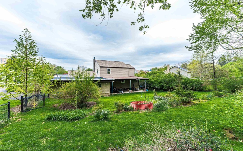 927 Fairfax Drive, Morgantown, West Virginia 26505, 4 Bedrooms Bedrooms, 8 Rooms Rooms,2 BathroomsBathrooms,Single Family Detached,For Sale,Fairfax,10164289