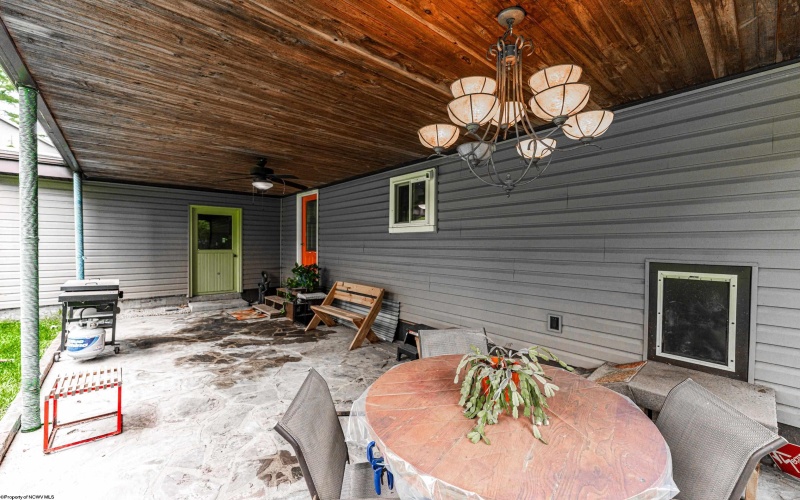 927 Fairfax Drive, Morgantown, West Virginia 26505, 4 Bedrooms Bedrooms, 8 Rooms Rooms,2 BathroomsBathrooms,Single Family Detached,For Sale,Fairfax,10164289