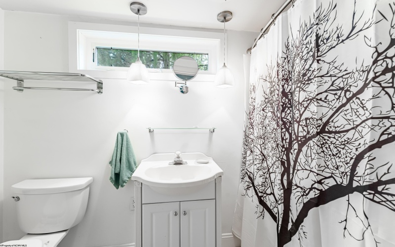 927 Fairfax Drive, Morgantown, West Virginia 26505, 4 Bedrooms Bedrooms, 8 Rooms Rooms,2 BathroomsBathrooms,Single Family Detached,For Sale,Fairfax,10164289