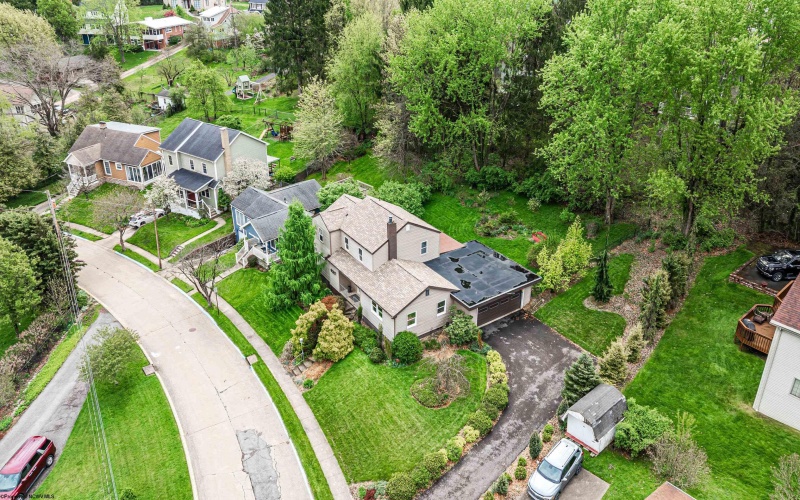 927 Fairfax Drive, Morgantown, West Virginia 26505, 4 Bedrooms Bedrooms, 8 Rooms Rooms,2 BathroomsBathrooms,Single Family Detached,For Sale,Fairfax,10164289