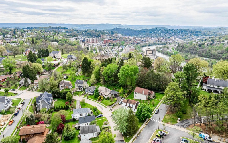 927 Fairfax Drive, Morgantown, West Virginia 26505, 4 Bedrooms Bedrooms, 8 Rooms Rooms,2 BathroomsBathrooms,Single Family Detached,For Sale,Fairfax,10164289
