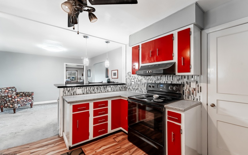 927 Fairfax Drive, Morgantown, West Virginia 26505, 4 Bedrooms Bedrooms, 8 Rooms Rooms,2 BathroomsBathrooms,Single Family Detached,For Sale,Fairfax,10164289