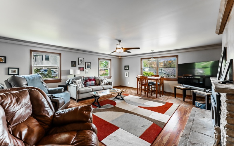 927 Fairfax Drive, Morgantown, West Virginia 26505, 4 Bedrooms Bedrooms, 8 Rooms Rooms,2 BathroomsBathrooms,Single Family Detached,For Sale,Fairfax,10164289