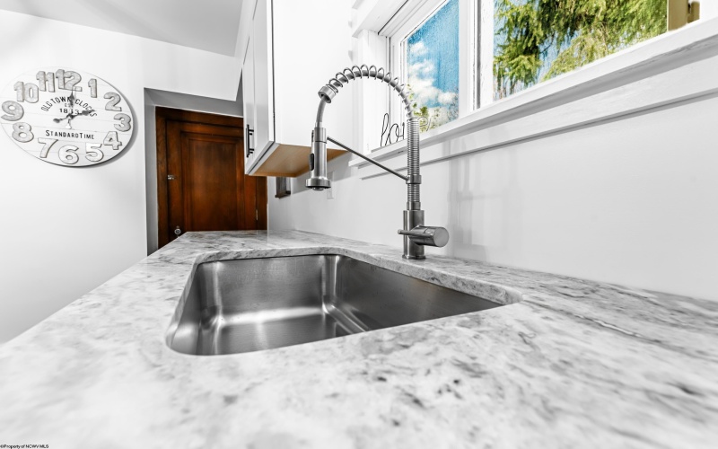 184 Old Furnace Road, Hopwood, Pennsylvania 15445, 3 Bedrooms Bedrooms, 7 Rooms Rooms,2 BathroomsBathrooms,Single Family Detached,For Sale,Old Furnace,10164276