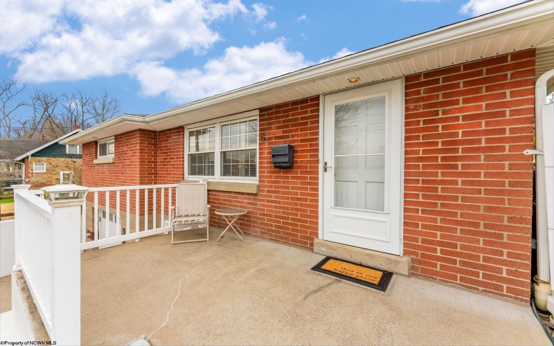 367 Pennsylvania Avenue, Westover, West Virginia 26501, 2 Bedrooms Bedrooms, 8 Rooms Rooms,2 BathroomsBathrooms,Single Family Detached,For Sale,Pennsylvania,10164277