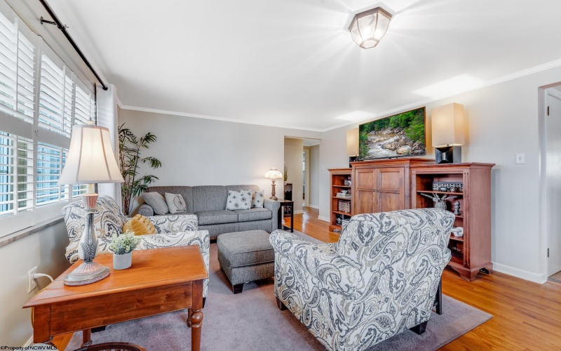 367 Pennsylvania Avenue, Westover, West Virginia 26501, 2 Bedrooms Bedrooms, 8 Rooms Rooms,2 BathroomsBathrooms,Single Family Detached,For Sale,Pennsylvania,10164277