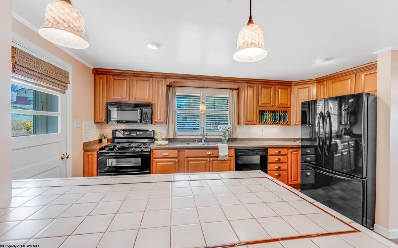 367 Pennsylvania Avenue, Westover, West Virginia 26501, 2 Bedrooms Bedrooms, 8 Rooms Rooms,2 BathroomsBathrooms,Single Family Detached,For Sale,Pennsylvania,10164277