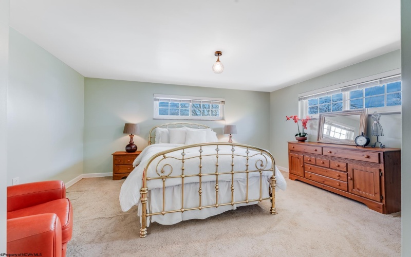 367 Pennsylvania Avenue, Westover, West Virginia 26501, 2 Bedrooms Bedrooms, 8 Rooms Rooms,2 BathroomsBathrooms,Single Family Detached,For Sale,Pennsylvania,10164277