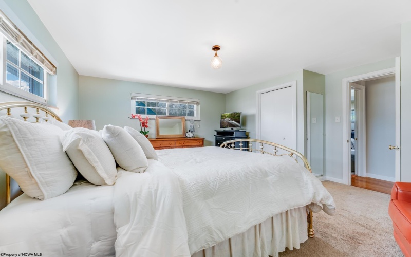 367 Pennsylvania Avenue, Westover, West Virginia 26501, 2 Bedrooms Bedrooms, 8 Rooms Rooms,2 BathroomsBathrooms,Single Family Detached,For Sale,Pennsylvania,10164277