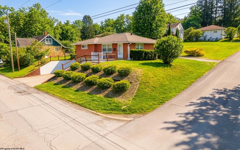 367 Pennsylvania Avenue, Westover, West Virginia 26501, 2 Bedrooms Bedrooms, 8 Rooms Rooms,2 BathroomsBathrooms,Single Family Detached,For Sale,Pennsylvania,10164277