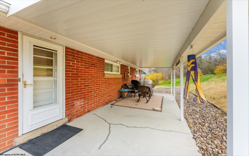 367 Pennsylvania Avenue, Westover, West Virginia 26501, 2 Bedrooms Bedrooms, 8 Rooms Rooms,2 BathroomsBathrooms,Single Family Detached,For Sale,Pennsylvania,10164277