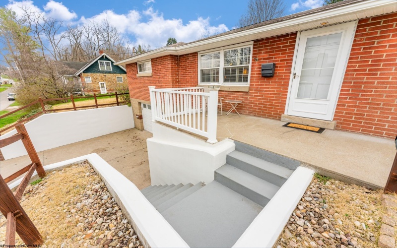 367 Pennsylvania Avenue, Westover, West Virginia 26501, 2 Bedrooms Bedrooms, 8 Rooms Rooms,2 BathroomsBathrooms,Single Family Detached,For Sale,Pennsylvania,10164277