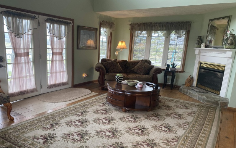 19 Vista Circle, Davis, West Virginia 26260, 3 Bedrooms Bedrooms, 7 Rooms Rooms,2 BathroomsBathrooms,Single Family Detached,For Sale,Vista,10164278