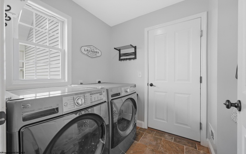 203 Piave Lane, Morgantown, West Virginia 26508, 4 Bedrooms Bedrooms, 9 Rooms Rooms,3 BathroomsBathrooms,Single Family Detached,For Sale,Piave,10164279