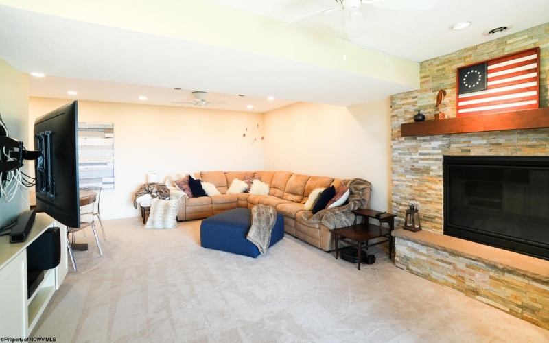 1026 Imperial Drive, Morgantown, West Virginia 26508, 3 Bedrooms Bedrooms, 7 Rooms Rooms,2 BathroomsBathrooms,Single Family Detached,For Sale,Imperial,10164281