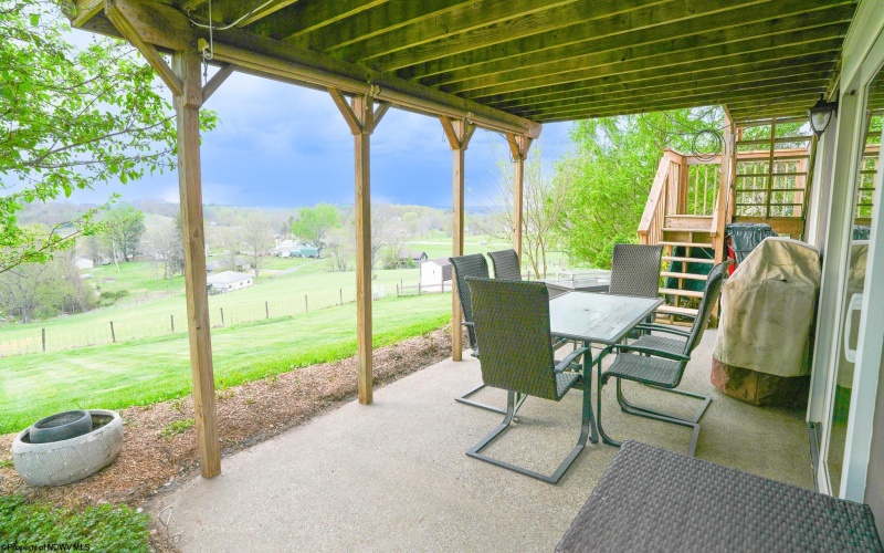 1026 Imperial Drive, Morgantown, West Virginia 26508, 3 Bedrooms Bedrooms, 7 Rooms Rooms,2 BathroomsBathrooms,Single Family Detached,For Sale,Imperial,10164281