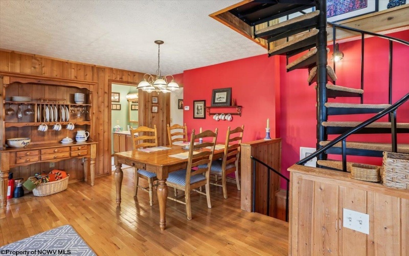 213 Treetop Lane, Davis, West Virginia 26260, 3 Bedrooms Bedrooms, 6 Rooms Rooms,3 BathroomsBathrooms,Single Family Detached,For Sale,Treetop,10164283