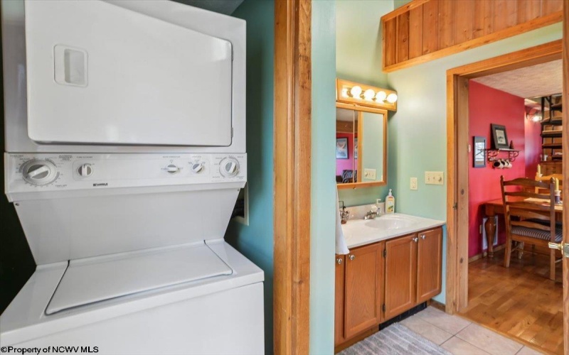 213 Treetop Lane, Davis, West Virginia 26260, 3 Bedrooms Bedrooms, 6 Rooms Rooms,3 BathroomsBathrooms,Single Family Detached,For Sale,Treetop,10164283