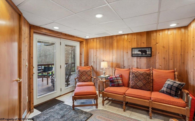 213 Treetop Lane, Davis, West Virginia 26260, 3 Bedrooms Bedrooms, 6 Rooms Rooms,3 BathroomsBathrooms,Single Family Detached,For Sale,Treetop,10164283