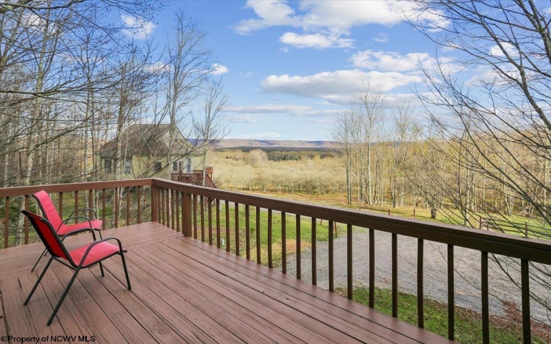 213 Treetop Lane, Davis, West Virginia 26260, 3 Bedrooms Bedrooms, 6 Rooms Rooms,3 BathroomsBathrooms,Single Family Detached,For Sale,Treetop,10164283