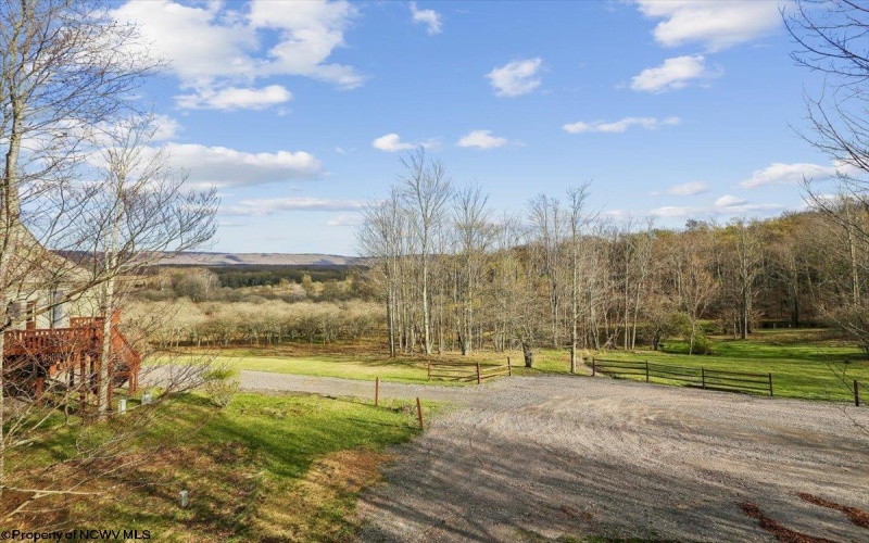 213 Treetop Lane, Davis, West Virginia 26260, 3 Bedrooms Bedrooms, 6 Rooms Rooms,3 BathroomsBathrooms,Single Family Detached,For Sale,Treetop,10164283