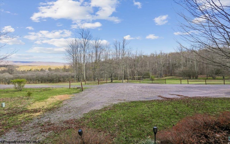 213 Treetop Lane, Davis, West Virginia 26260, 3 Bedrooms Bedrooms, 6 Rooms Rooms,3 BathroomsBathrooms,Single Family Detached,For Sale,Treetop,10164283