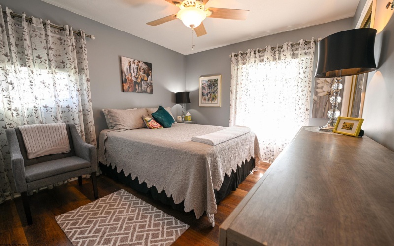 116 Rosewood Avenue, Fairmont, West Virginia 26554, 3 Bedrooms Bedrooms, 7 Rooms Rooms,2 BathroomsBathrooms,Single Family Detached,For Sale,Rosewood,10164286