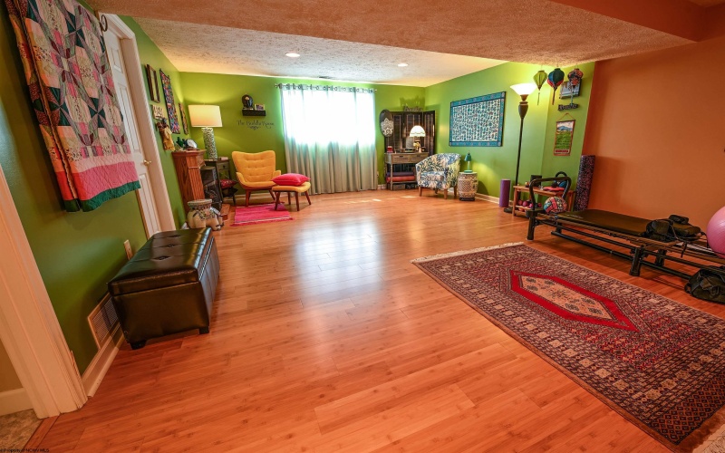 116 Rosewood Avenue, Fairmont, West Virginia 26554, 3 Bedrooms Bedrooms, 7 Rooms Rooms,2 BathroomsBathrooms,Single Family Detached,For Sale,Rosewood,10164286