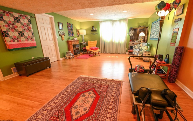 116 Rosewood Avenue, Fairmont, West Virginia 26554, 3 Bedrooms Bedrooms, 7 Rooms Rooms,2 BathroomsBathrooms,Single Family Detached,For Sale,Rosewood,10164286