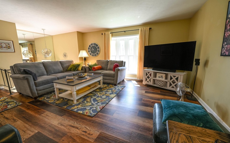 116 Rosewood Avenue, Fairmont, West Virginia 26554, 3 Bedrooms Bedrooms, 7 Rooms Rooms,2 BathroomsBathrooms,Single Family Detached,For Sale,Rosewood,10164286