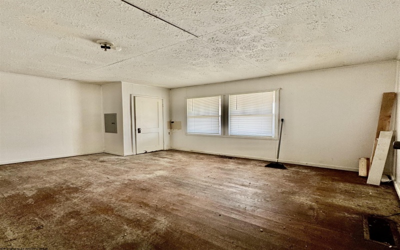 150 Minnich Street, Weston, West Virginia 26452, 2 Bedrooms Bedrooms, 6 Rooms Rooms,1 BathroomBathrooms,Single Family Detached,For Sale,Minnich,10164306