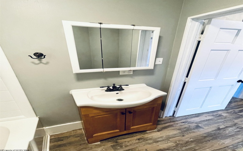 603 1/2 Pike Street, Barrackville, West Virginia 26559, 2 Bedrooms Bedrooms, 6 Rooms Rooms,1 BathroomBathrooms,Single Family Detached,For Sale,Pike,10164304