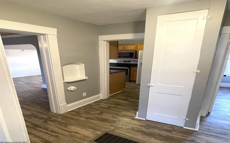 603 1/2 Pike Street, Barrackville, West Virginia 26559, 2 Bedrooms Bedrooms, 6 Rooms Rooms,1 BathroomBathrooms,Single Family Detached,For Sale,Pike,10164304